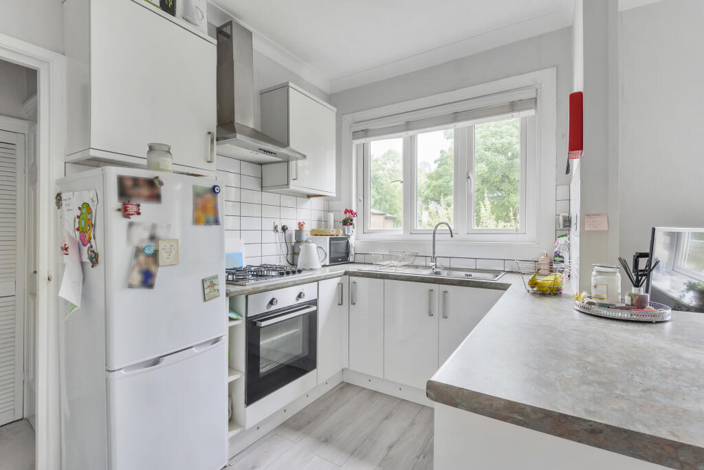 Additional image 2 of Flat 3, 5 Dale Road, Purley, CR8 2ED