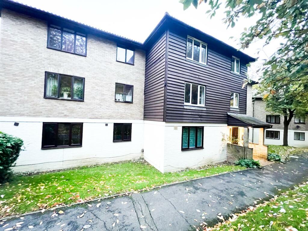 Fairbairn Close, Purley