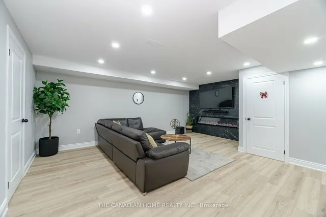 Additional image 34 of 5220 Nova Cres