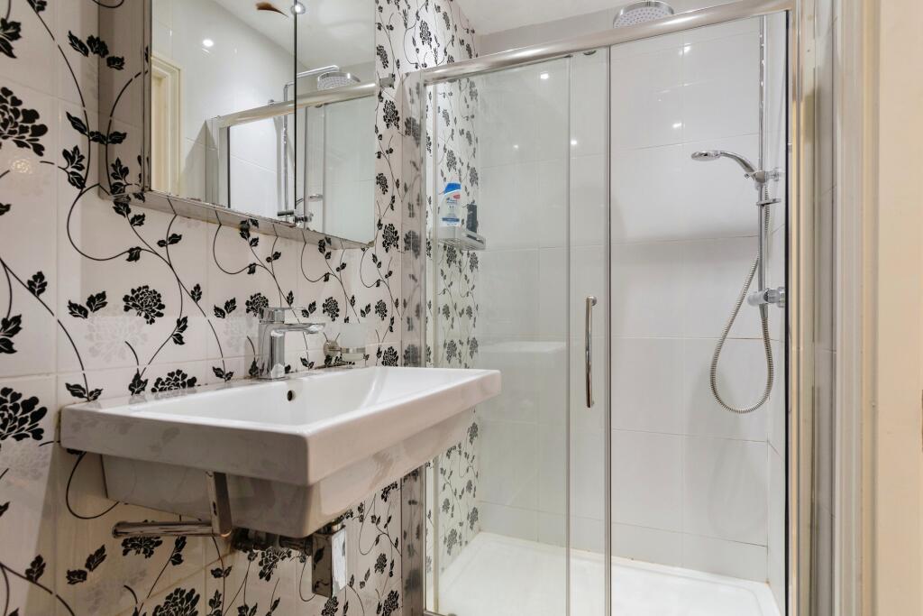 Additional image 8 of Sherwood Oaks, 13 Frensham Road, Kenley, Surrey, CR8