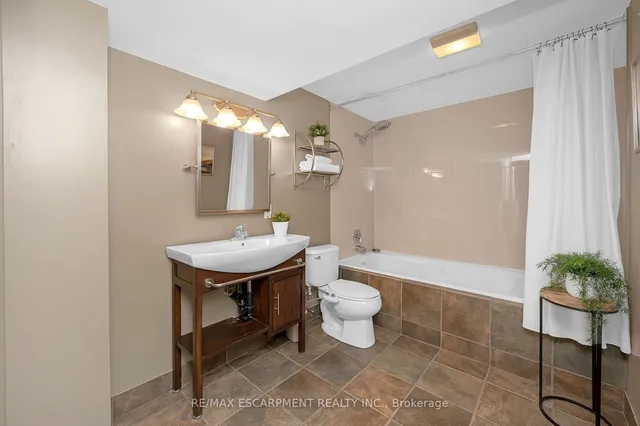 Additional image 25 of 2243 TURNBERRY Rd Unit 18