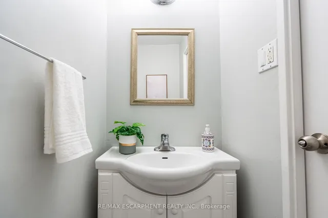 Additional image 3 of 1050 Falgarwood Dr Unit 125