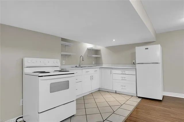 Additional image 38 of 76 Wellington St N/S St