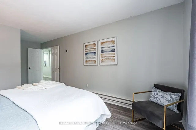 Additional image 17 of 1050 Falgarwood Dr Unit 125