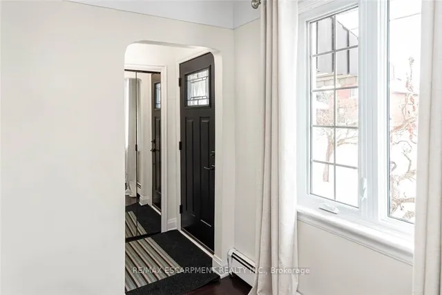 Additional image 5 of 865 Queensdale Ave