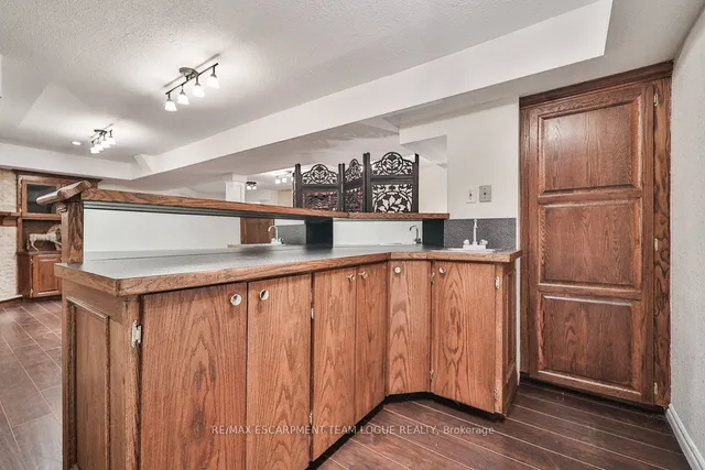 Additional image 37 of 2215 Vista Dr