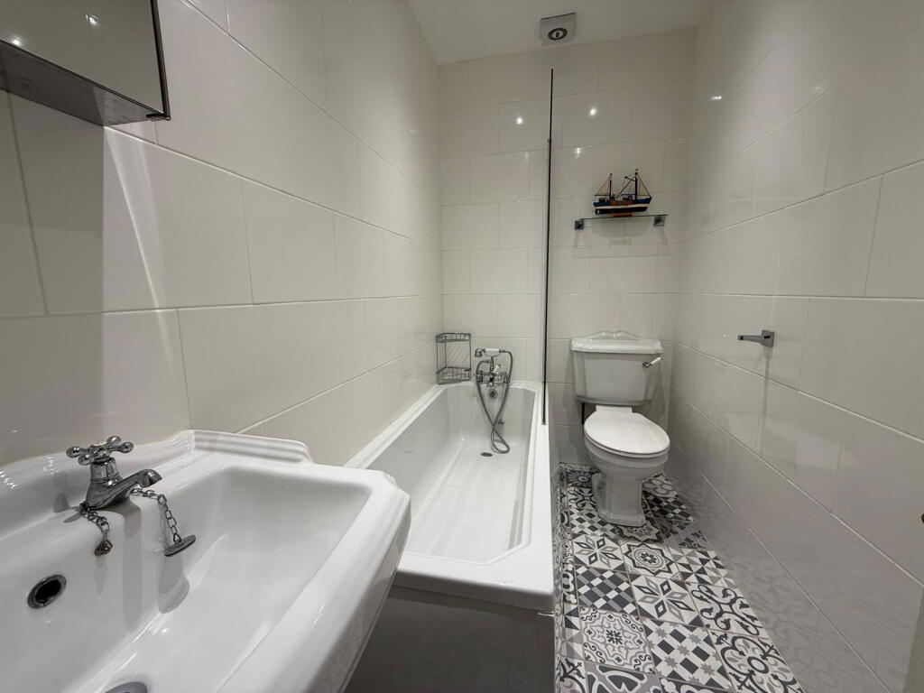 Additional image 6 of West Cliff Road, Broadstairs, CT10 1PU
