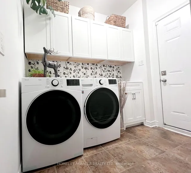 Additional image 32 of 57 Moldovan Dr