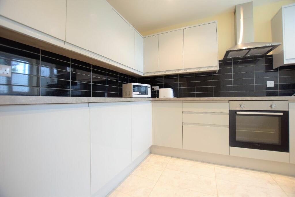 4 bed Student Home - CCCU - 1a Arran Mews