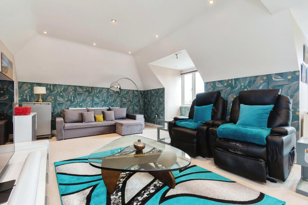 Additional image 16 of Sherwood Oaks, 13 Frensham Road, Kenley, Surrey, CR8