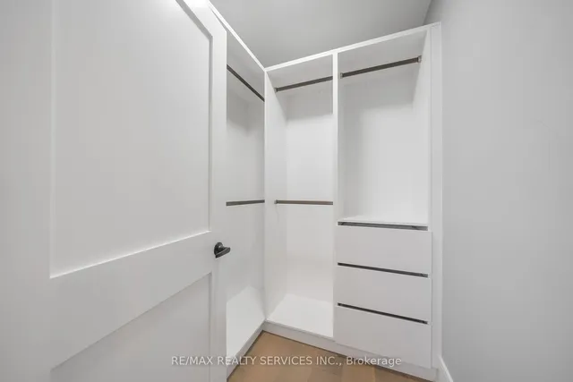 Additional image 32 of 1037 Wayne Pl