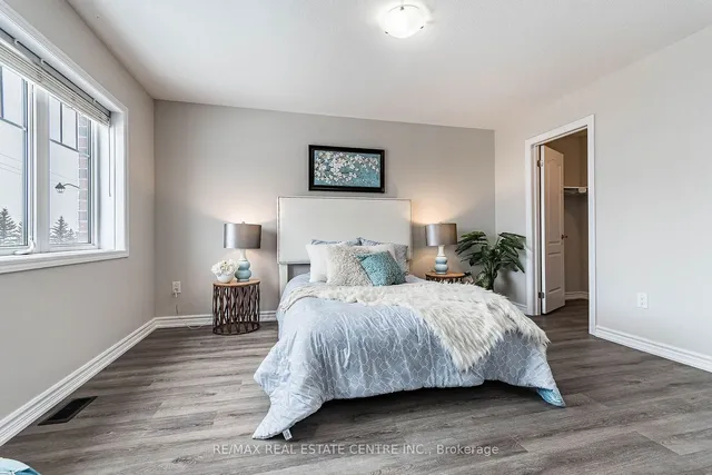 Additional image 37 of 10 Utter Pl