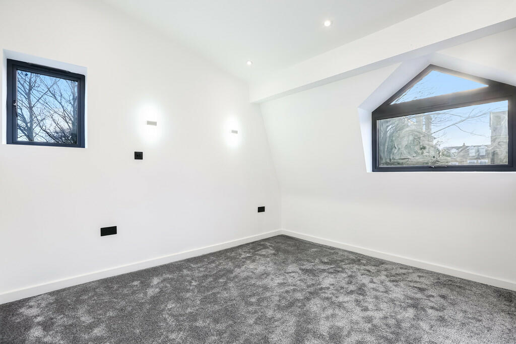 Additional image 6 of Dunheved Road North, Thornton Heath