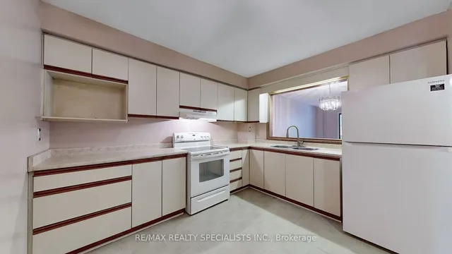 Additional image 4 of 111 Ashridge Crt