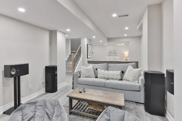 Additional image 37 of 1298 Tupper Dr