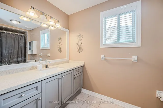 Additional image 31 of 76 Moorland Cres