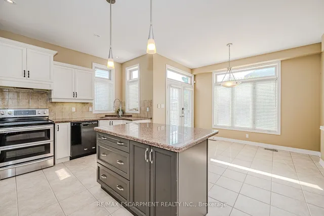 Additional image 10 of 76 Moorland Cres