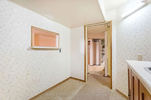 Additional image 33 of 59 Mountain Ave