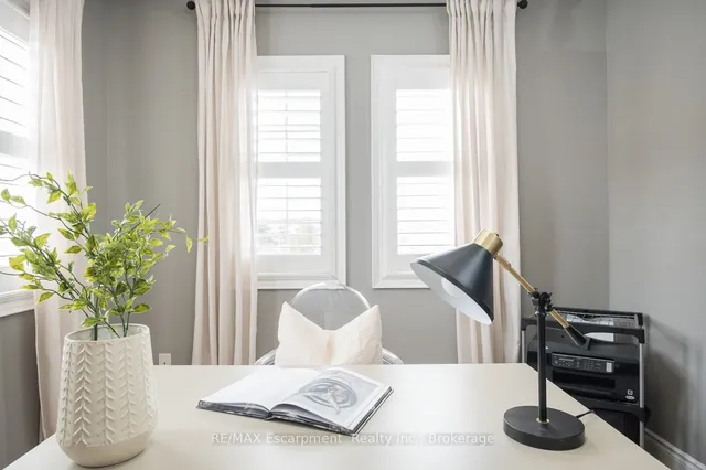 Additional image 29 of 635 Willmott Cres