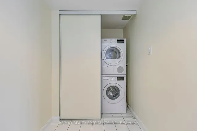 Additional image 27 of 50 Eglinton Ave Unit 403