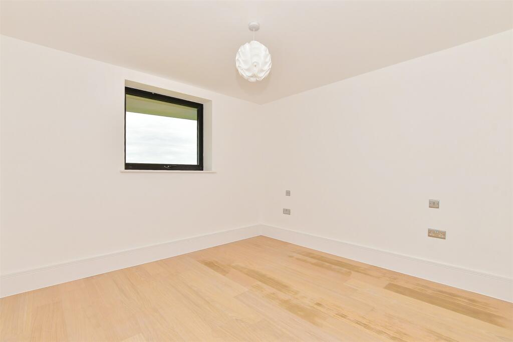 Additional image 9 of Ocean View, Fitzroy Avenue, Broadstairs, Kent