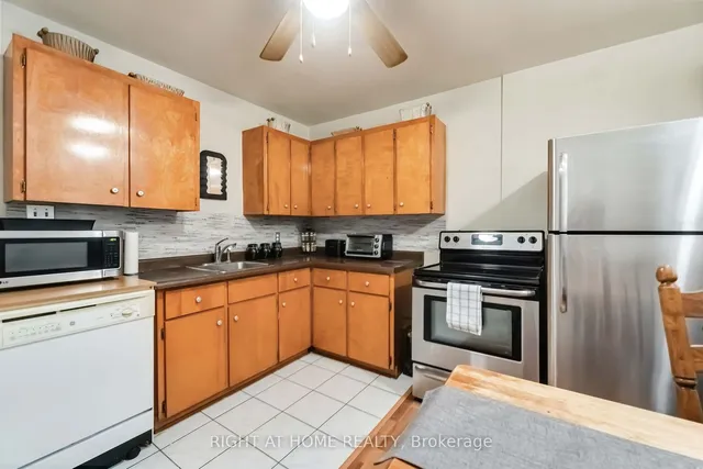 Additional image 13 of 14 Huxley Ave