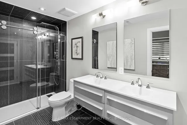 Additional image 21 of 3230 New St Unit 3
