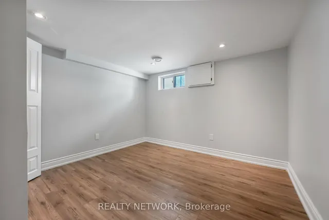 Additional image 24 of 27 Glengrove Ave