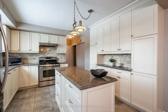 Additional image 11 of 83 Mountbatten Dr