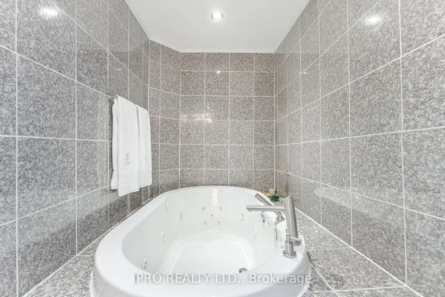 Additional image 35 of 1615 Sir Monty's Dr