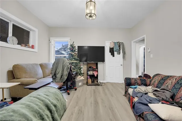 Additional image 15 of 76 Wellington St N/S St