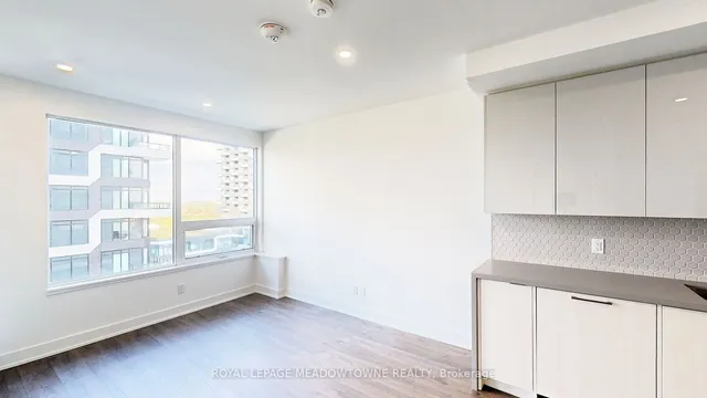 Additional image 8 of 2481 Taunton Rd Unit 805