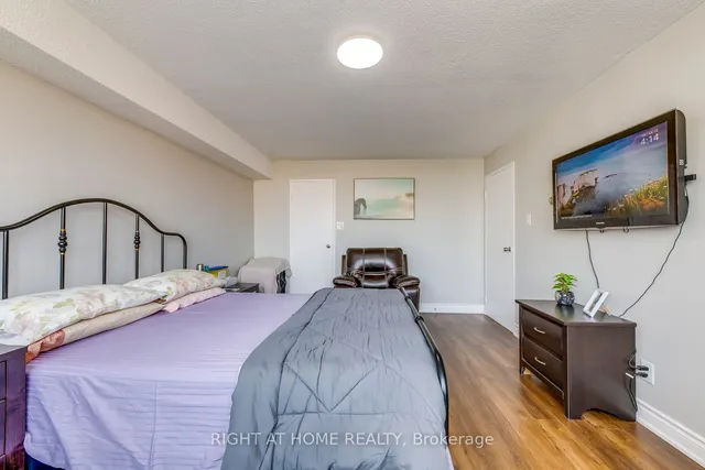 Additional image 23 of 3700 Kaneff Cres Unit 1412