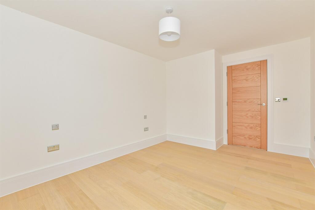Additional image 9 of Ocean View, Fitzroy Avenue, Broadstairs, Kent