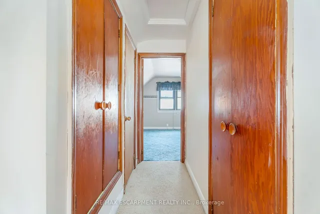 Additional image 20 of 59 Mountain Ave