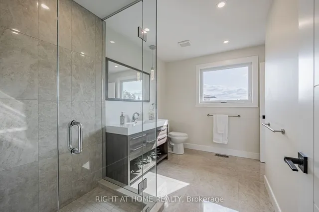 Additional image 14 of 690 Hillman Cres