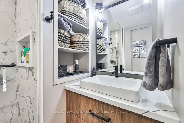 Additional image 30 of 353 Canyon Cres