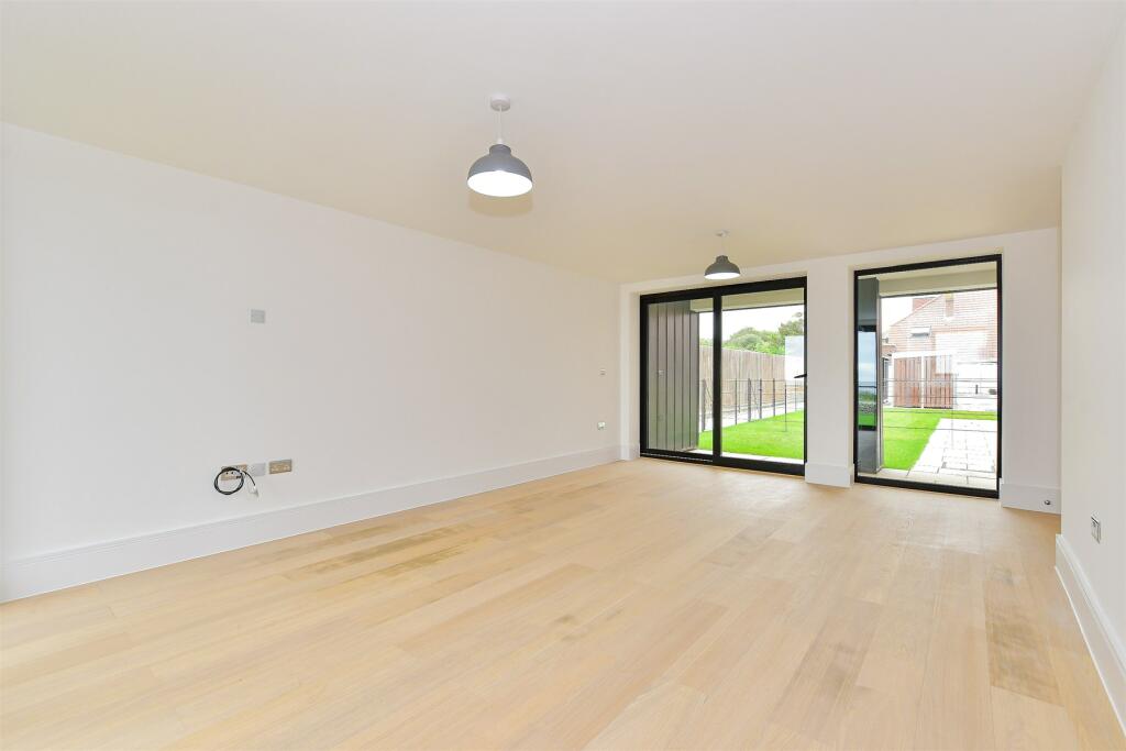 Additional image 6 of Ocean View, Fitzroy Avenue, Broadstairs, Kent