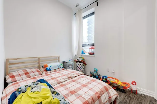 Additional image 16 of 112 King St Unit 203