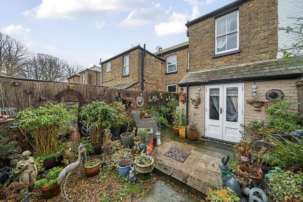 Additional image 19 of Woodnesborough Road, Sandwich, Kent, CT13