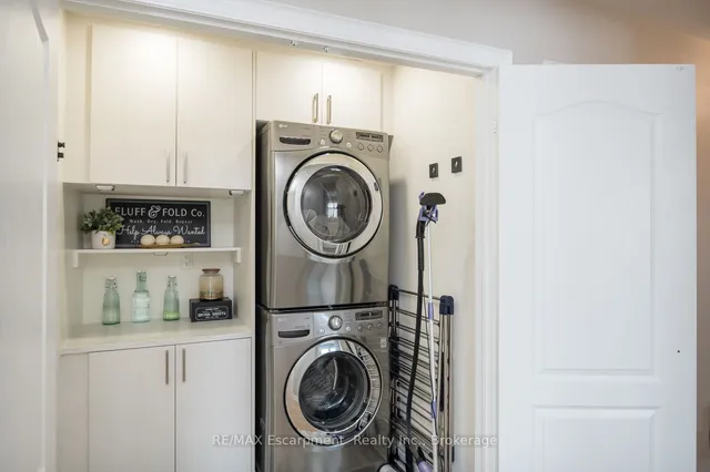 Additional image 31 of 635 Willmott Cres