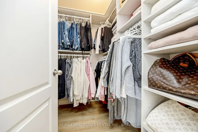 Additional image 29 of 743 Agnew Cres