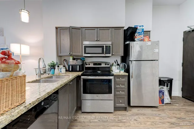 Additional image 12 of 112 King St Unit 203