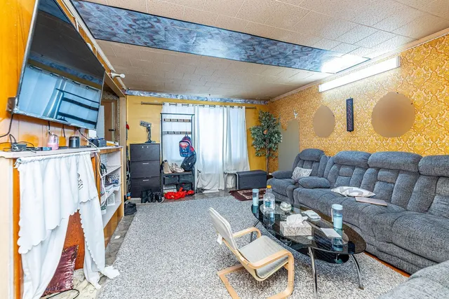 Additional image 6 of 3130 Merritt Ave