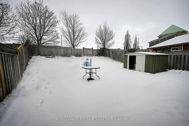 Additional image 40 of 918 Khan Cres