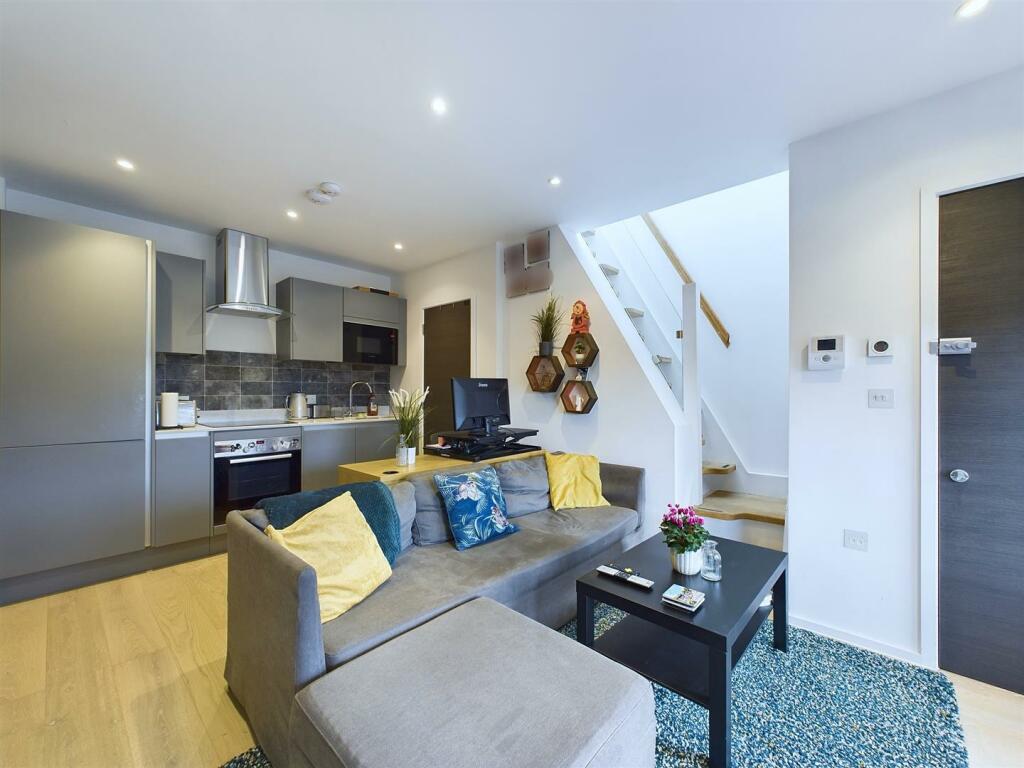 Additional image 13 of Whytecliffe Road South, Purley