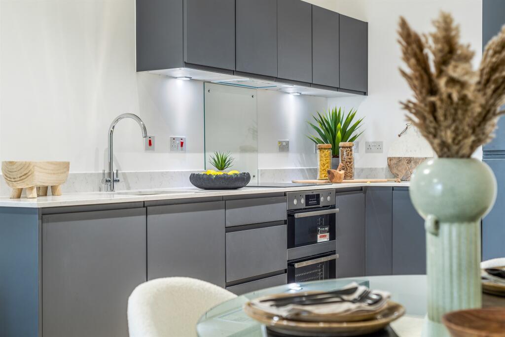 Additional image 5 of Russell Hill Road, Purley