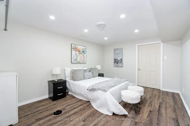 Additional image 29 of 43 Markham Cres