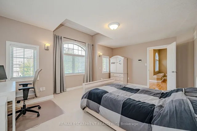 Additional image 23 of 76 Moorland Cres