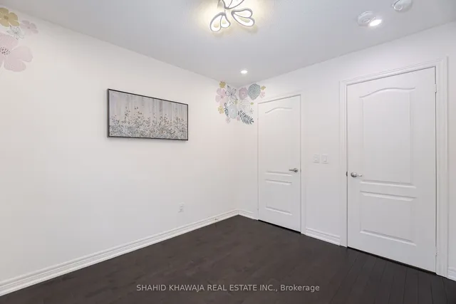 Additional image 34 of 483 Manhattan Common